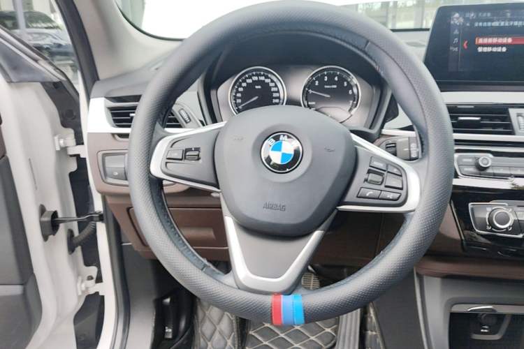 Used BMW X1 2022 sDrive20Li Fashion Model Steering Wheel