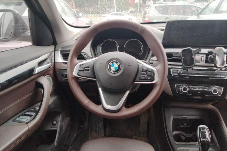 Used BMW X1 2022 sDrive20Li Fashion Model Steering Wheel