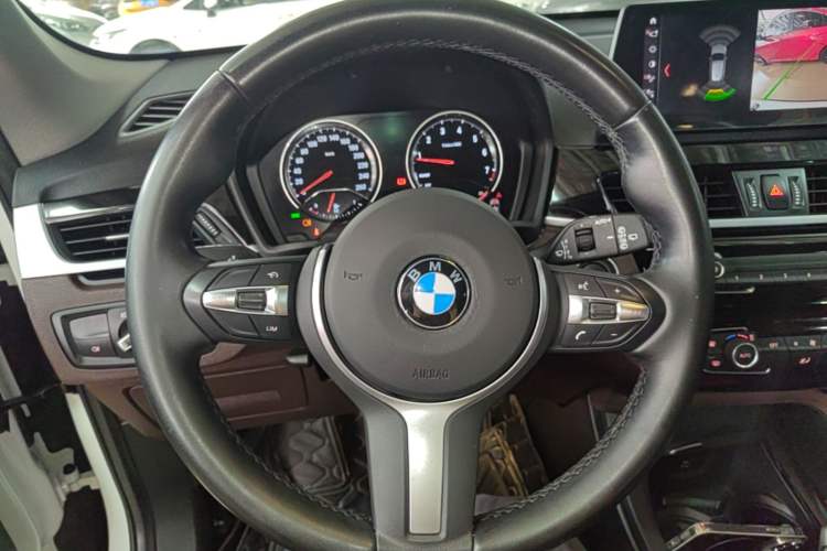 Used BMW X1 2022 sDrive25Li Leading Model Steering Wheel