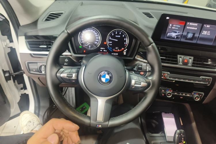 Used BMW X1 2022 sDrive25Li Leading Model Steering Wheel