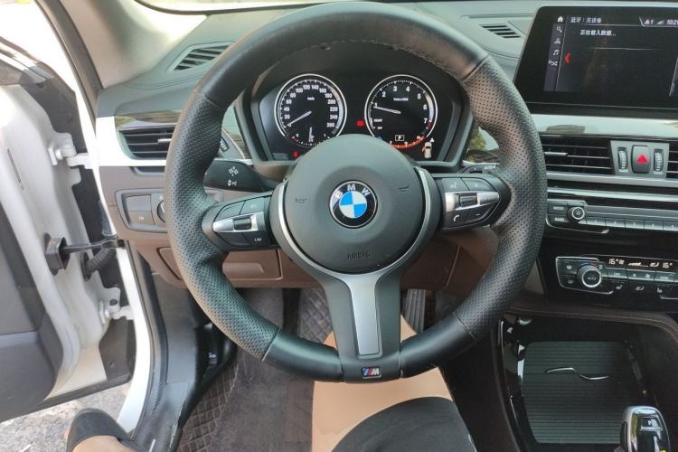 Used BMW X1 2022 xDrive25Li Luxury Model Steering Wheel