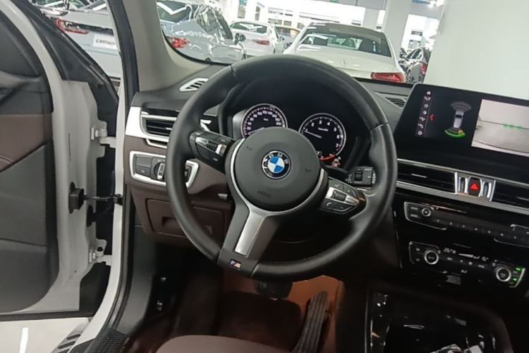 Used BMW X1 2022 sDrive25Li Leading Model Steering Wheel