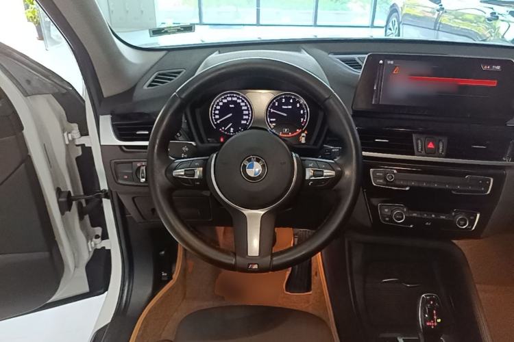 Used BMW X1 2022 sDrive25Li Leading Model Steering Wheel