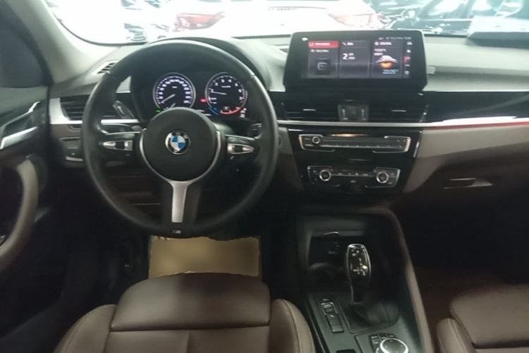 Used BMW X1 2022 sDrive25Li Leading Model Steering Wheel