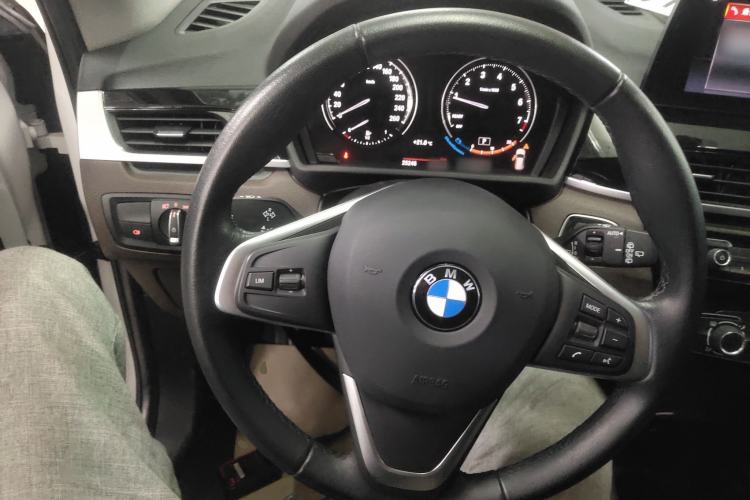 Used BMW X1 2022 sDrive20Li Fashion Model Steering Wheel