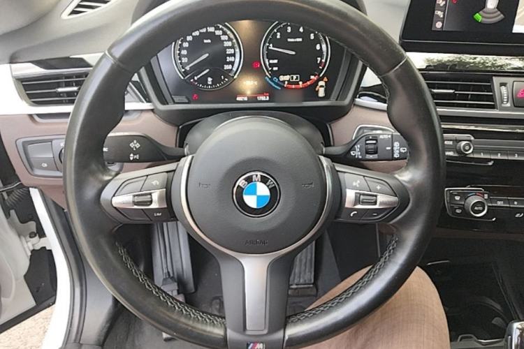 Used BMW X1 2022 sDrive25Li Leading Model Steering Wheel