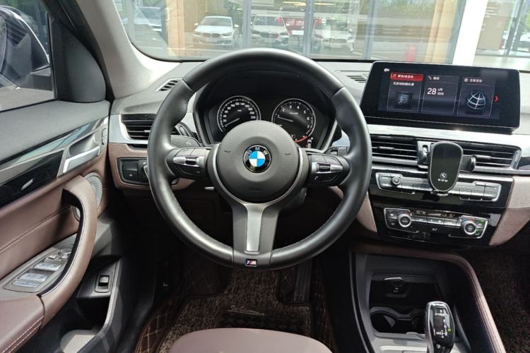 Used BMW X1 2022 sDrive25Li Leading Model Steering Wheel