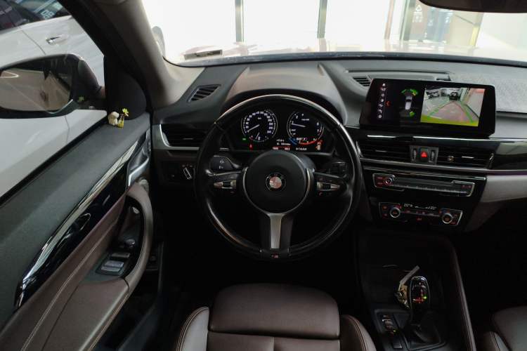 Used BMW X1 2022 sDrive25Li Leading Model Steering Wheel