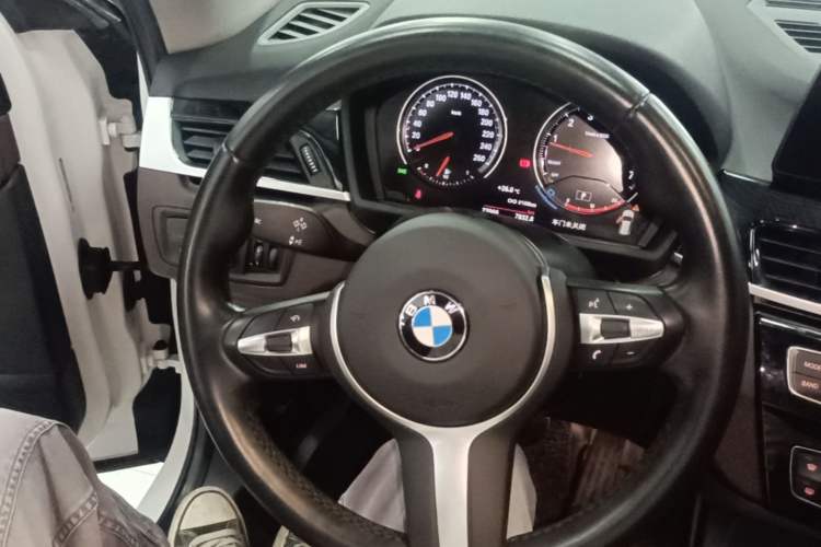 Used BMW X1 2022 sDrive25Li Leading Model Steering Wheel