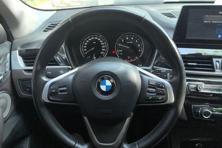 Used BMW X1 2022 sDrive20Li Fashion Model Steering Wheel