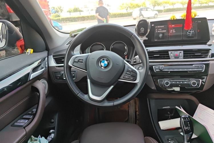 Used BMW X1 2022 sDrive20Li Fashion Model Steering Wheel