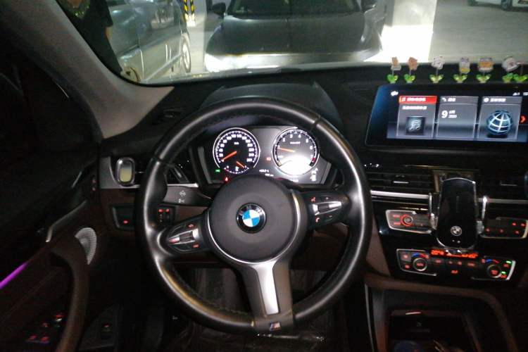 Used BMW X1 2022 sDrive25Li Leading Model Steering Wheel