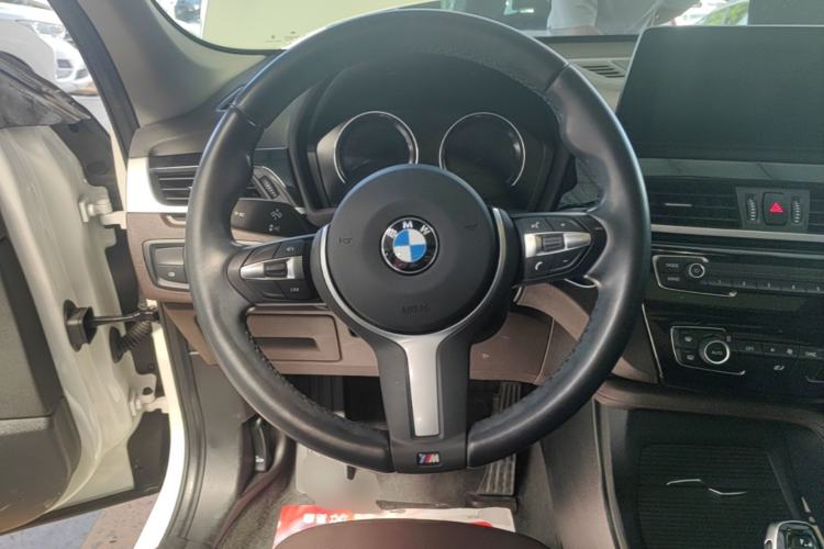 Used BMW X1 2022 sDrive25Li Leading Model Steering Wheel
