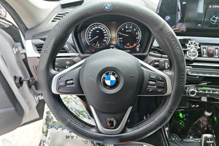 Used BMW X1 2022 sDrive20Li Fashion Model Steering Wheel