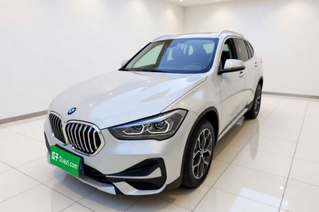 Ojetý BMW X1 2022 sDrive20Li Fashion Model