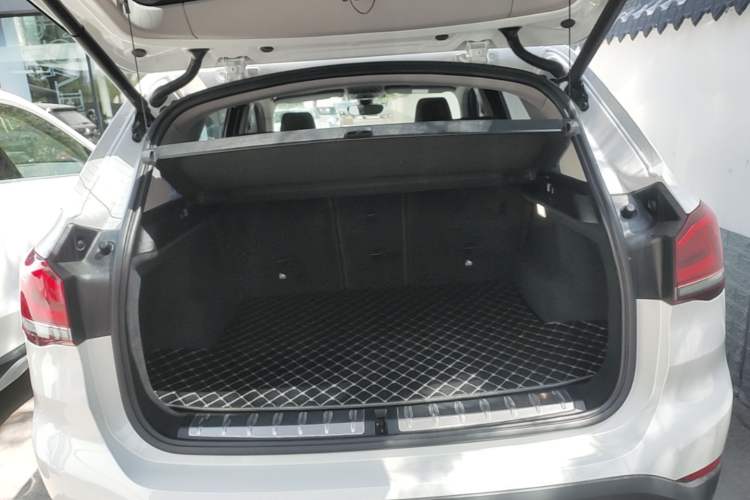 Used BMW X1 2022 sDrive25Li Leading Model Trunk
