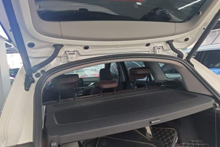 Used BMW X1 2022 sDrive25Li Leading Model Trunk