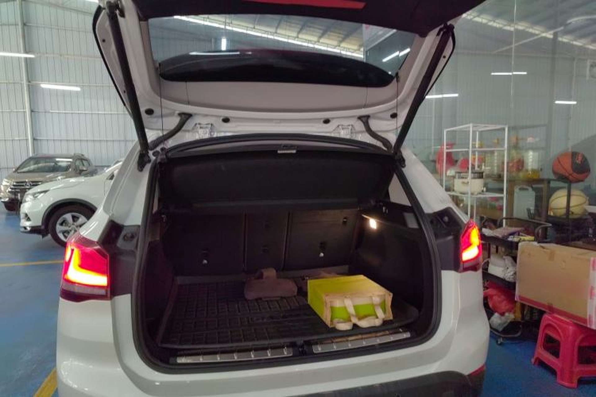 Used BMW X1 2022 sDrive25Li Leading Model Trunk