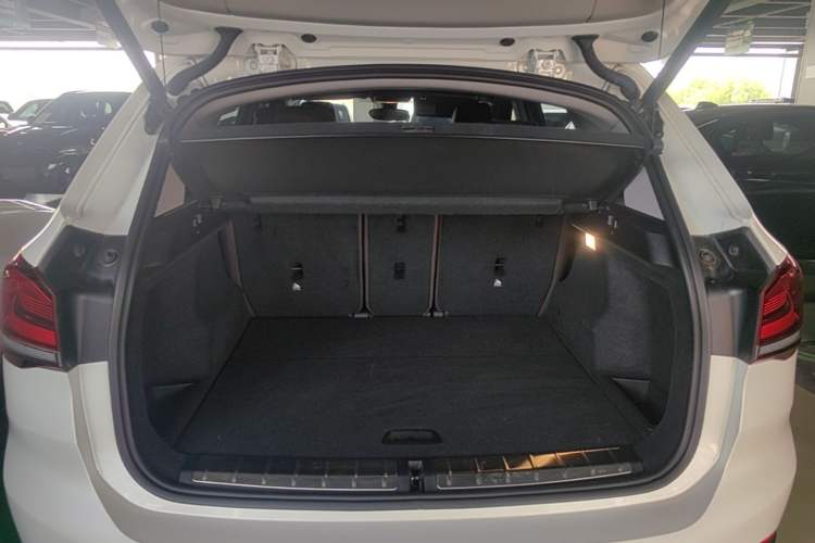 Used BMW X1 2022 sDrive25Li Leading Model Trunk