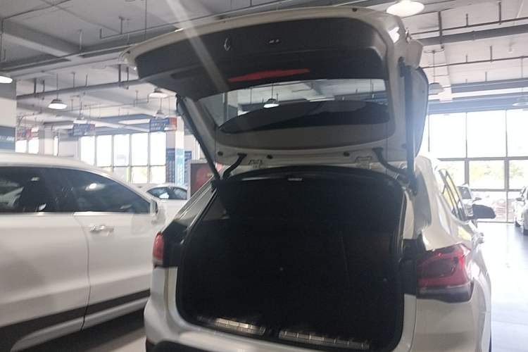 Used BMW X1 2022 sDrive25Li Leading Model Trunk