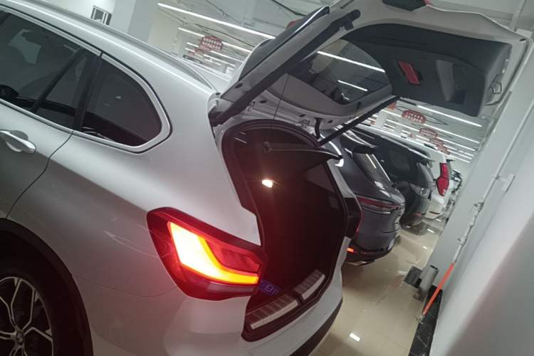 Used BMW X1 2022 sDrive25Li Leading Model Trunk