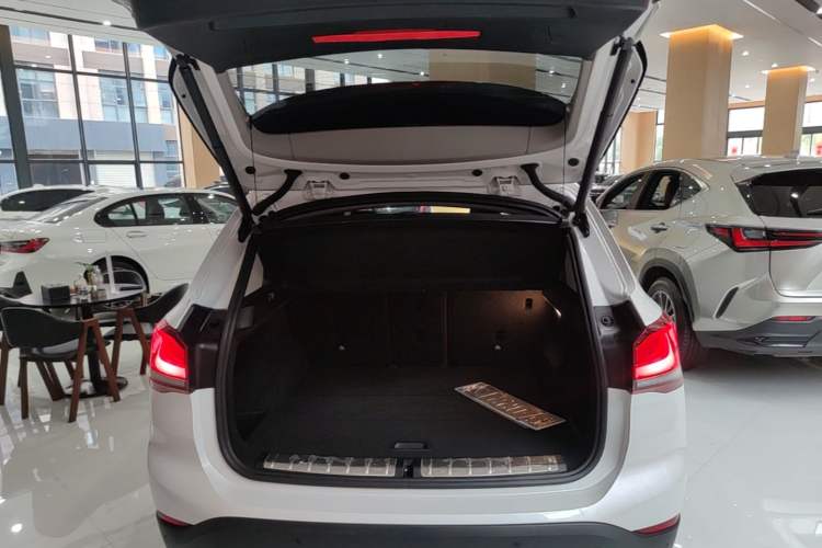 Used BMW X1 2022 sDrive25Li Leading Model Trunk