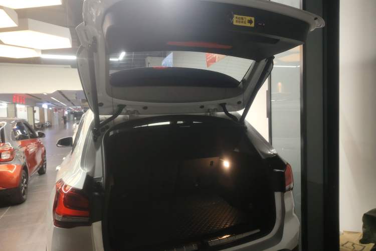 Used BMW X1 2022 sDrive25Li Leading Model Trunk