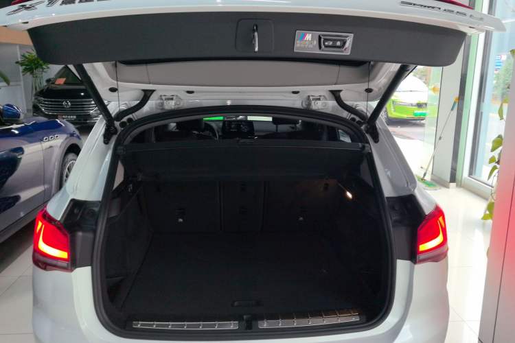 Used BMW X1 2022 sDrive25Li Leading Model Trunk