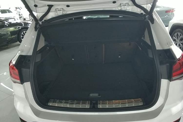 Used BMW X1 2022 sDrive25Li Leading Model Trunk