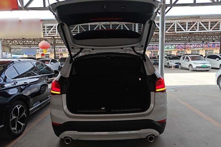Used BMW X1 2022 sDrive25Li Leading Model Trunk