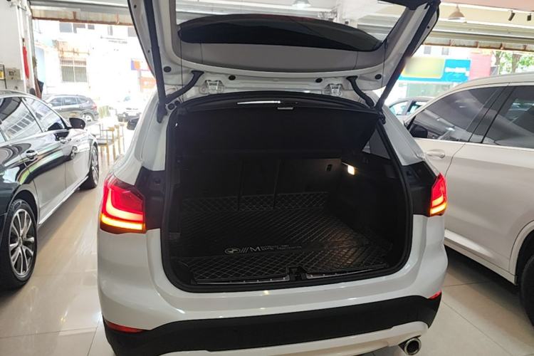 Used BMW X1 2022 sDrive25Li Leading Model Trunk