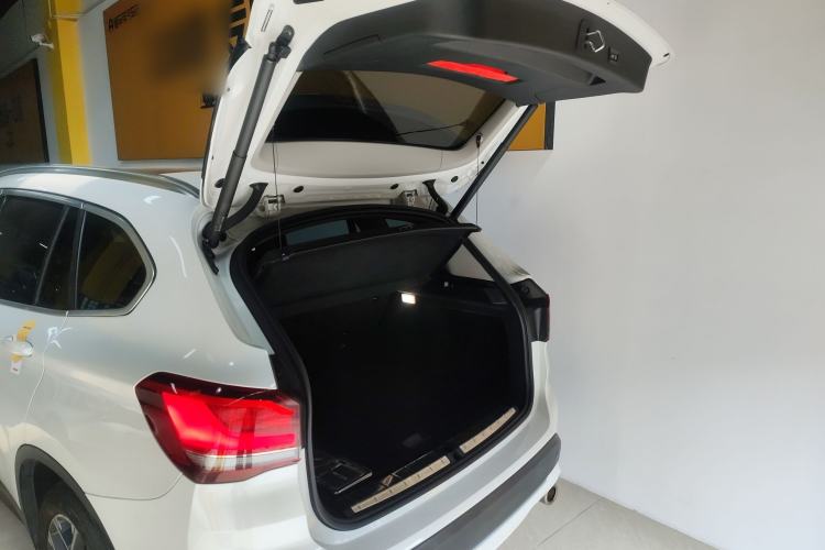 Used BMW X1 2022 sDrive25Li Leading Model Trunk