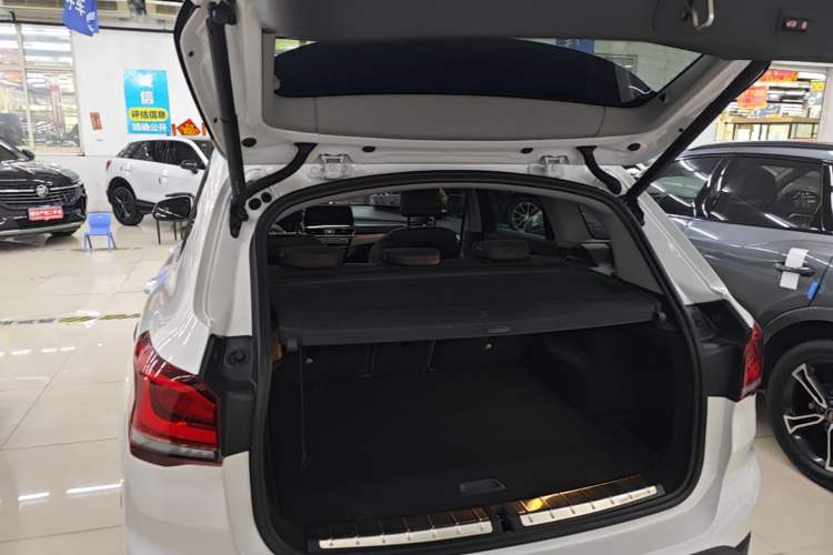Used BMW X1 2022 sDrive25Li Leading Model Trunk