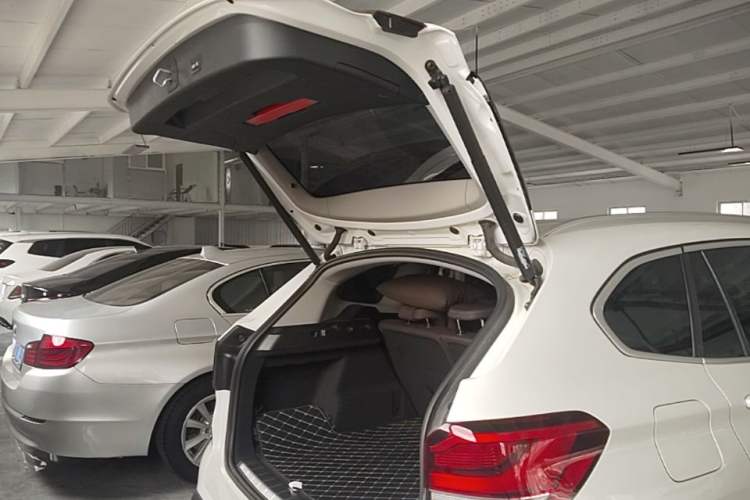Used BMW X1 2022 sDrive25Li Leading Model Trunk