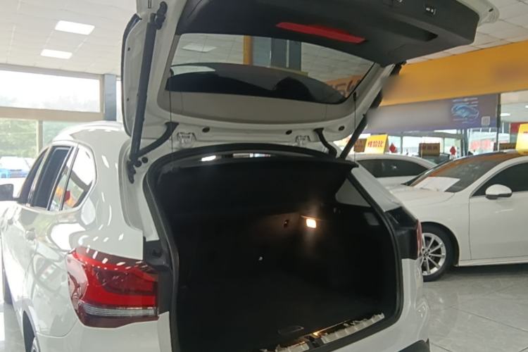 Used BMW X1 2022 sDrive25Li Leading Model Trunk