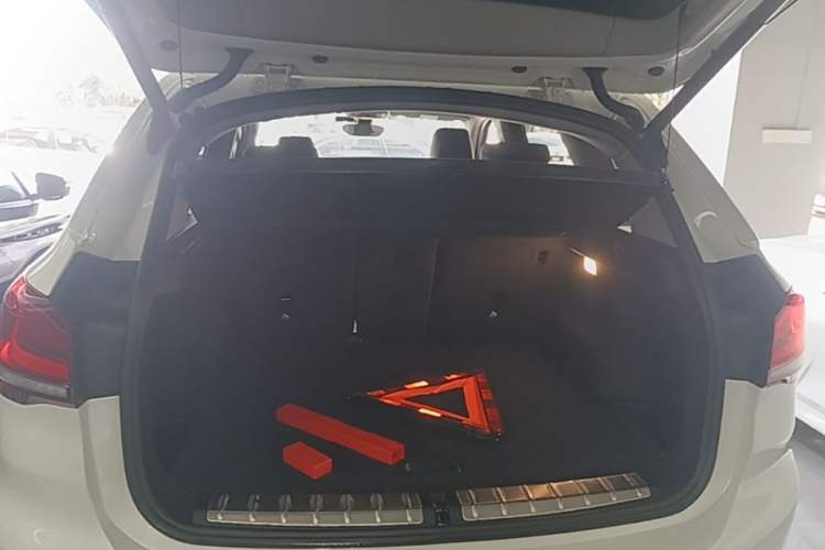 Used BMW X1 2022 sDrive25Li Leading Model Trunk