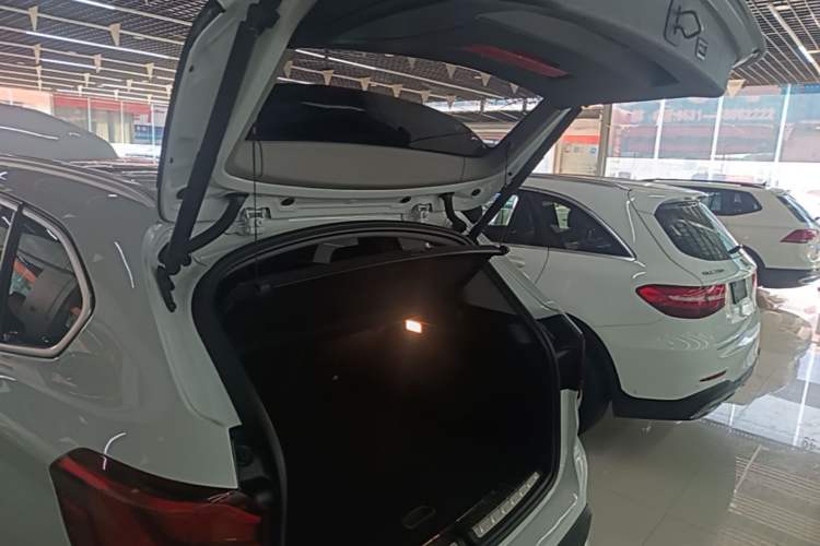 Used BMW X1 2022 sDrive25Li Leading Model Trunk