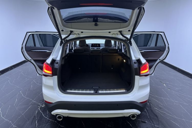 Used BMW X1 2022 sDrive25Li Leading Model Trunk
