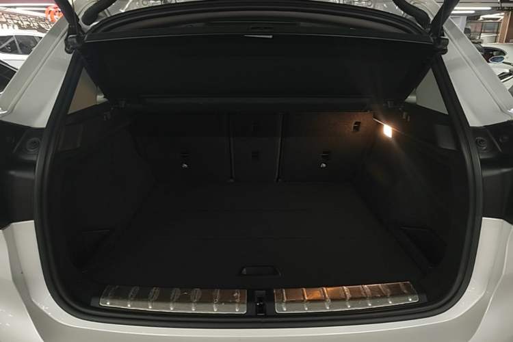 Used BMW X1 2022 Updated xDrive25Li Premium Edition Trunk