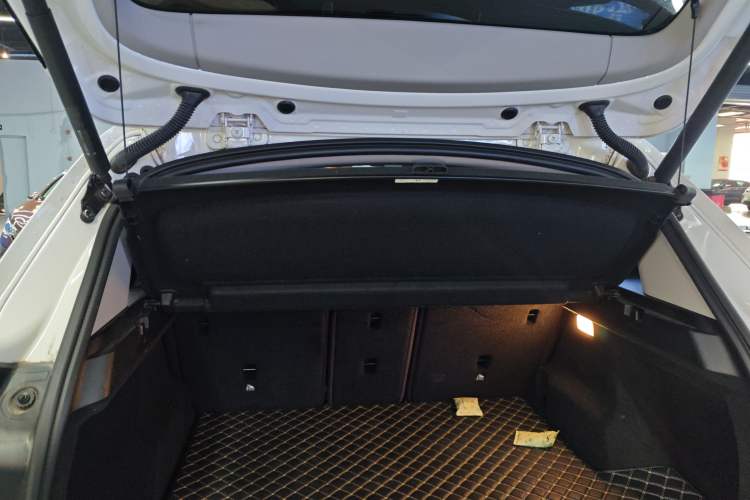 Used BMW X1 2022 sDrive25Li Leading Model Trunk