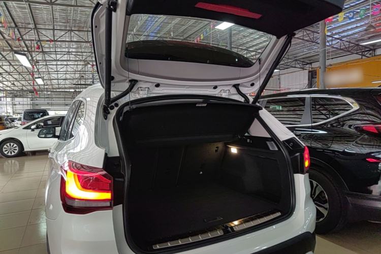 Used BMW X1 2022 sDrive25Li Leading Model Trunk