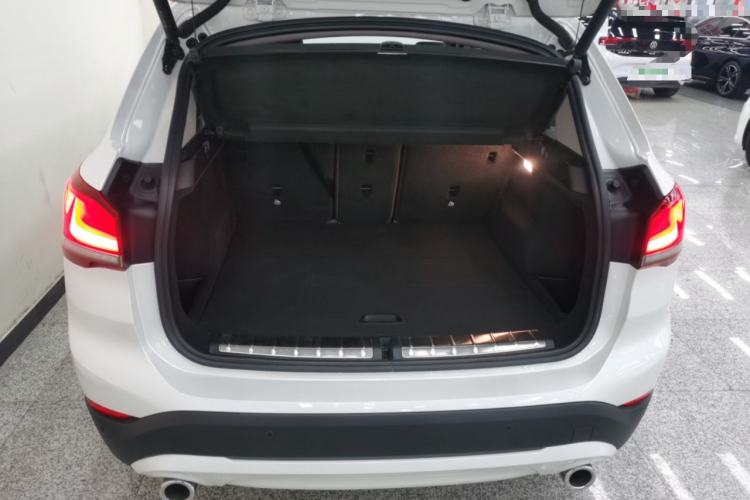 Used BMW X1 2022 sDrive25Li Leading Model Trunk