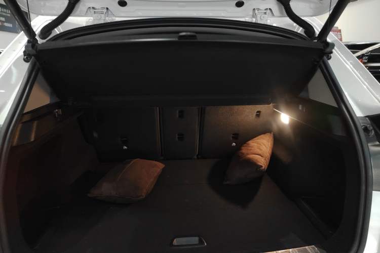 Used BMW X1 2022 sDrive25Li Leading Model Trunk