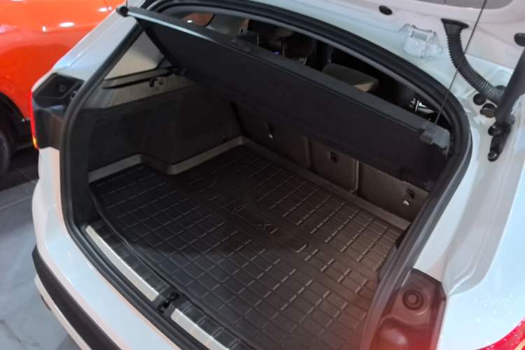 Used BMW X1 2022 sDrive25Li Leading Model Trunk