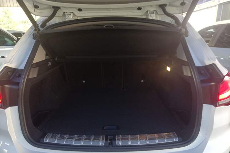 Used BMW X1 2022 sDrive25Li Leading Model Trunk