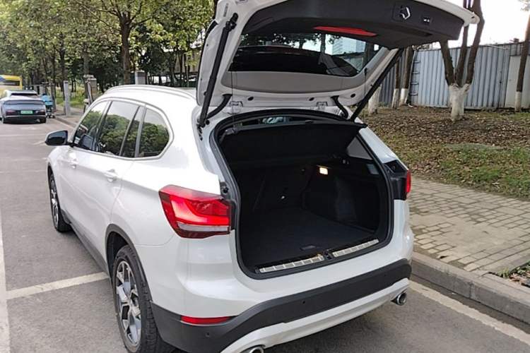 Used BMW X1 2022 sDrive25Li Leading Model Trunk
