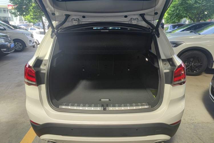 Used BMW X1 2022 sDrive25Li Leading Model Trunk