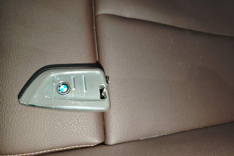 Used BMW X1 2022 Updated xDrive25Li Premium Edition Vehicle Key