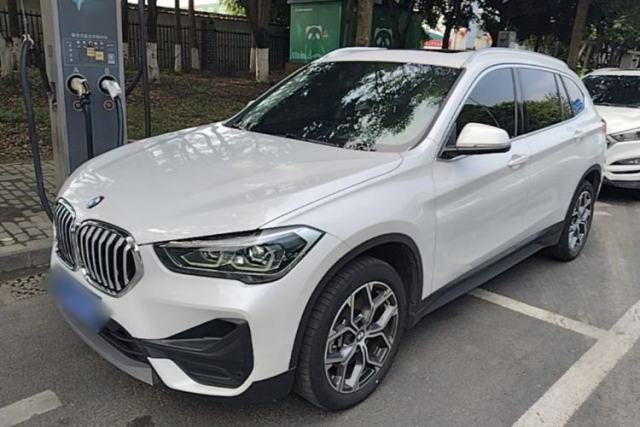 BMW X1 2022 sDrive25Li Leading Model usado