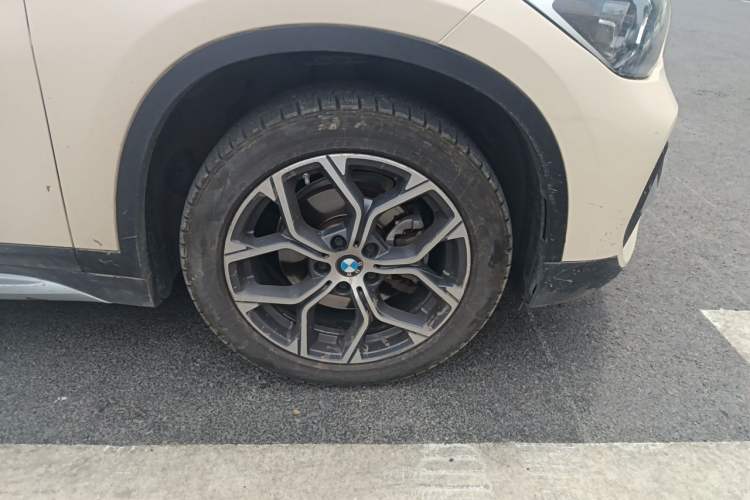 Used BMW X1 2022 sDrive20Li Fashion Model Right Front Wheel Hub